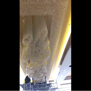 酒店大厅灯具安装现场   