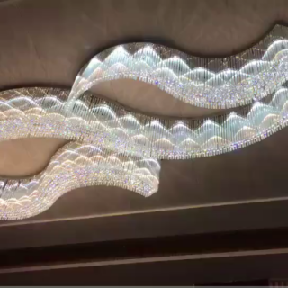 大型灯具安装现场   